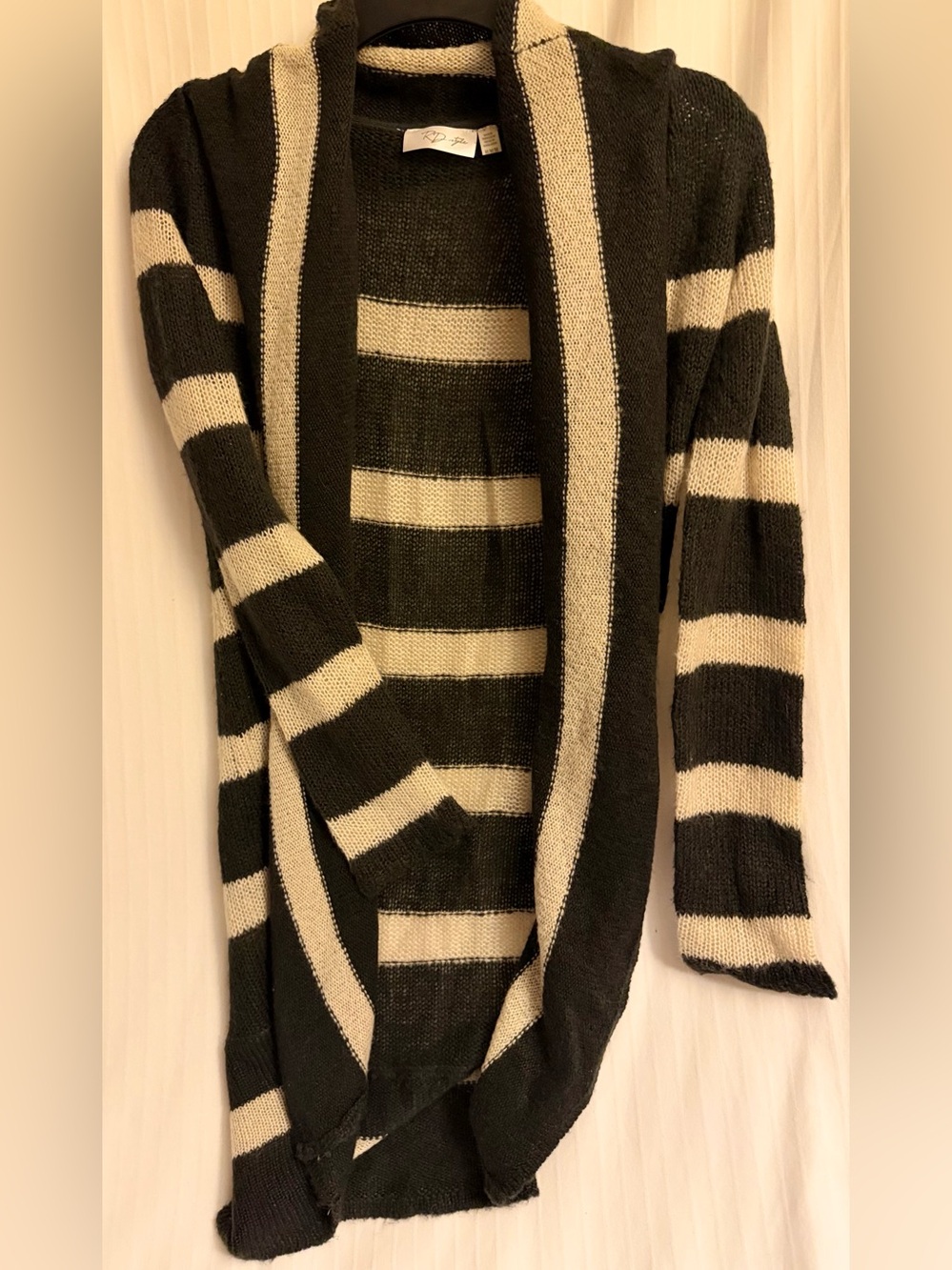 R D Style knit cover up women’s size M